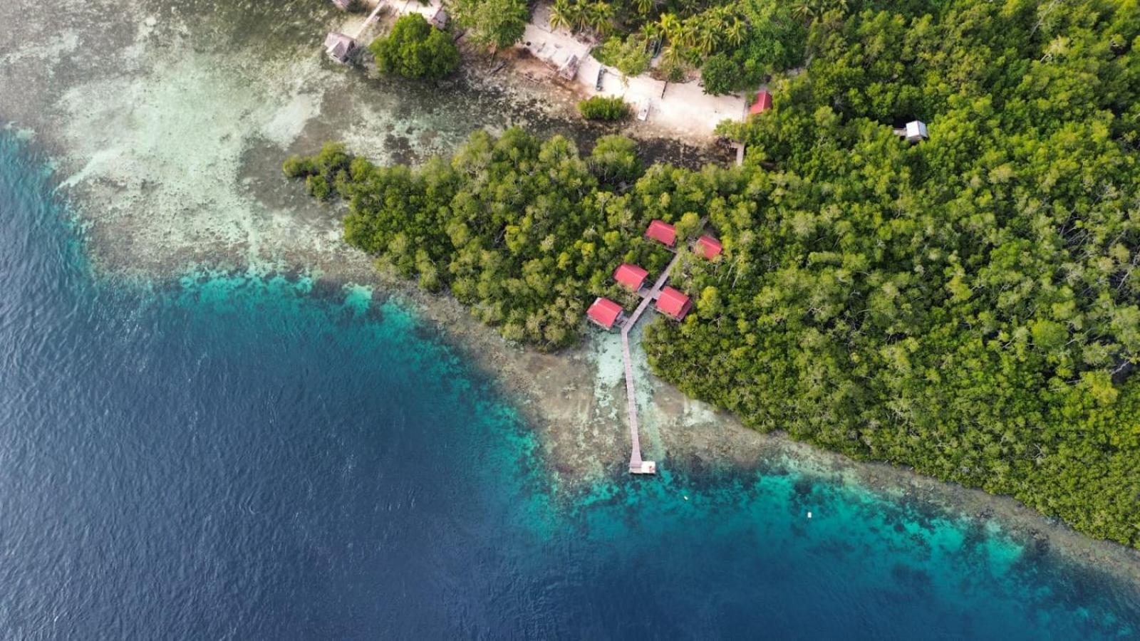 Raja Ampat Blue Sea Villa Besir Kültér fotó